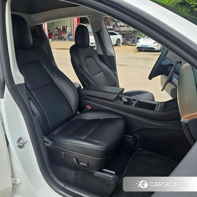Tesla Model Y 2021 Белый из Кореи, фото 2