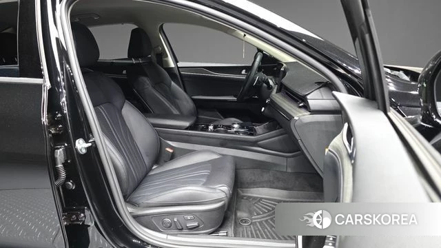 Kia The New K5 Hybrid 3rd generation 2025 Черный из Кореи, фото 2