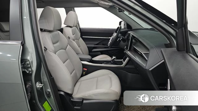 Ssangyong Torres 2023 Темно-зеленый из Кореи, фото 2