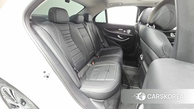 Mercedes-Benz E-Class W213 2020 Белый из Кореи, фото 2