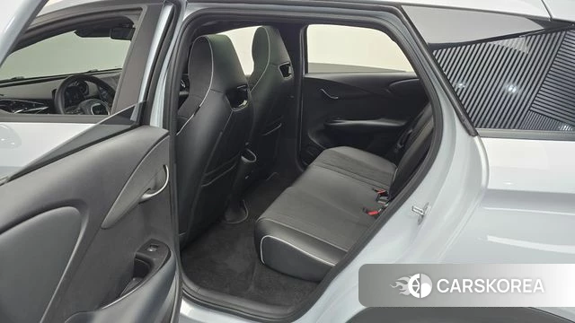BYD Dolphin 2026 Светло-серебряный цвет из Кореи, фото 2