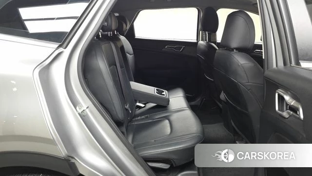 Kia Sportage 5th Generation 2022 Серебристо-серый из Кореи, фото 2