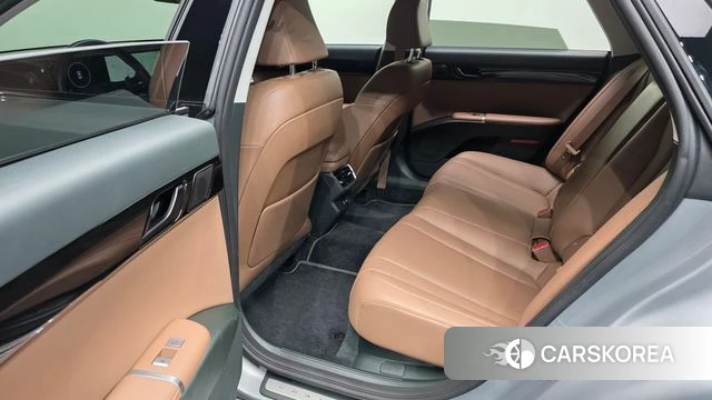 Hyundai Grandeur (GN7) 2024 Серебристо-серый из Кореи, фото 2
