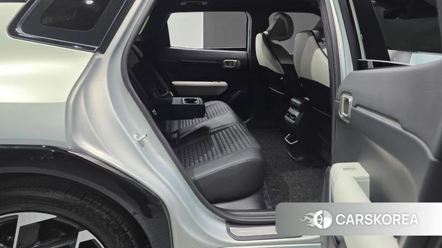 Kia EV4 2026 Серебряный из Кореи, фото 2