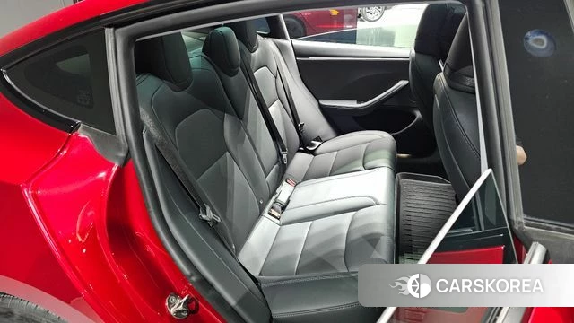 Tesla Model 3 2024 Красный из Кореи, фото 2