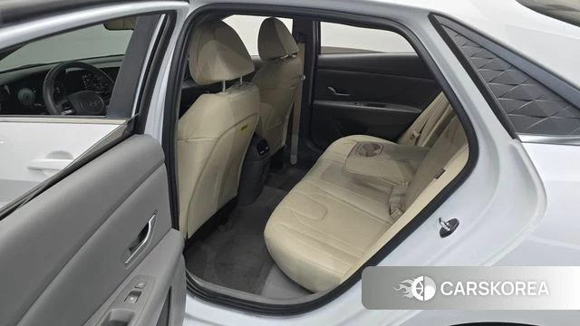 Hyundai The New Avante (CN7) 2023 Белый из Кореи, фото 2