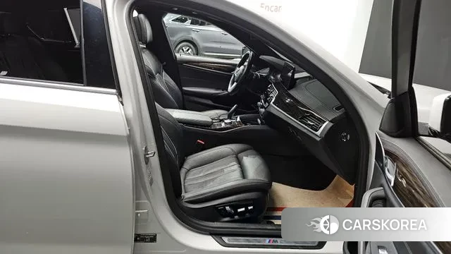 BMW 5 Series (G30) 2022 Белый из Кореи, фото 2