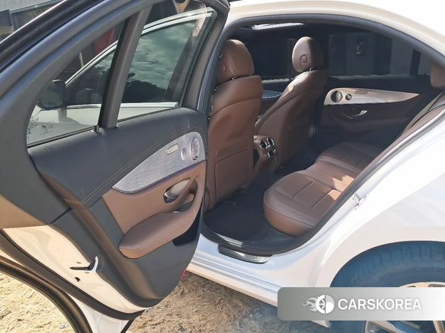 Mercedes-Benz E-Class W213 2021 Белый из Кореи, фото 2