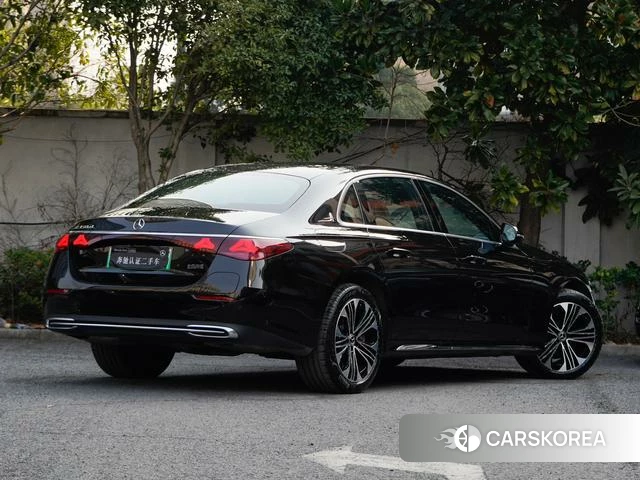 Mercedes-Benz E-Class 2024 Черный из Китая, фото 2
