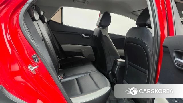 Kia Stonic 2018 Красный из Кореи, фото 2