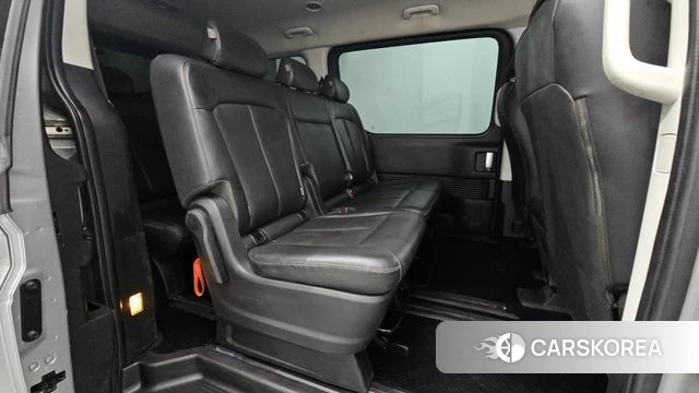 Hyundai Staria 2023 Серебристо-серый из Кореи, фото 2