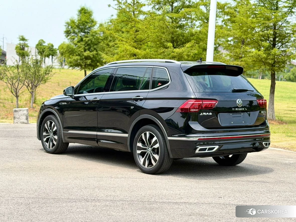 Volkswagen Tiguan L 2021 Черный из Китая, фото 2