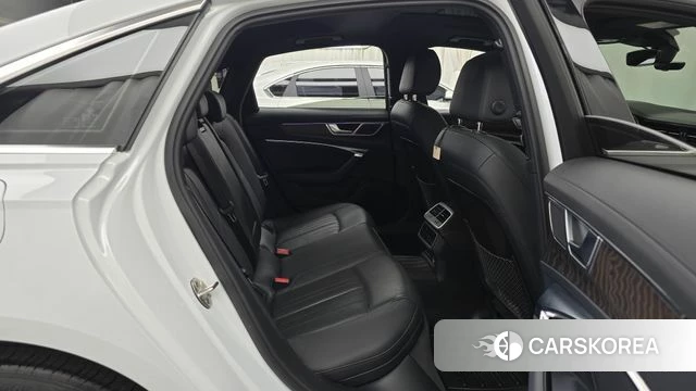 Audi A6 (C8) 2023 Белый из Кореи, фото 2