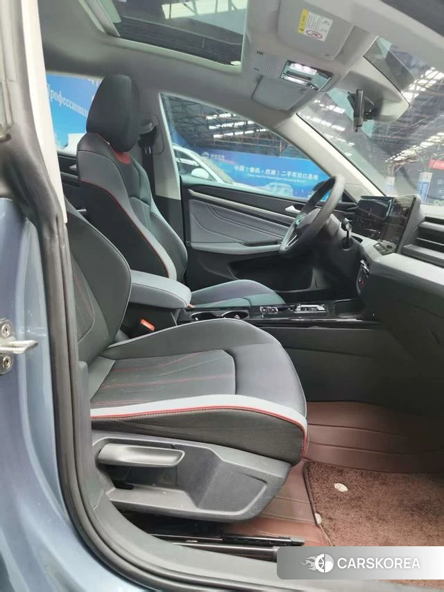 Volkswagen Lamando 2023 Синий из Китая, фото 2