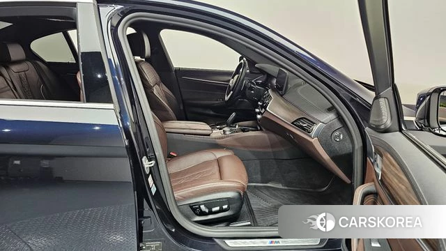 BMW 5 Series (G30) 2021 Черный из Кореи, фото 2