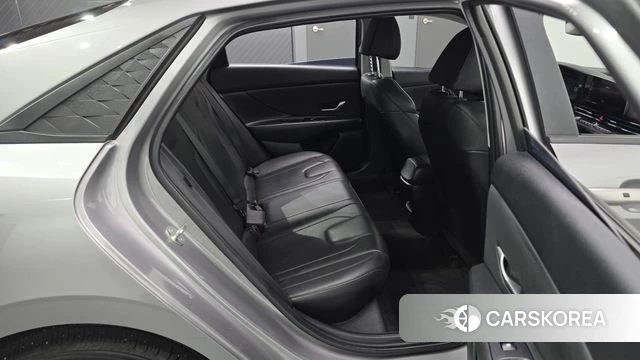 Hyundai The New Avante (CN7) 2023 Серебряный из Кореи, фото 2