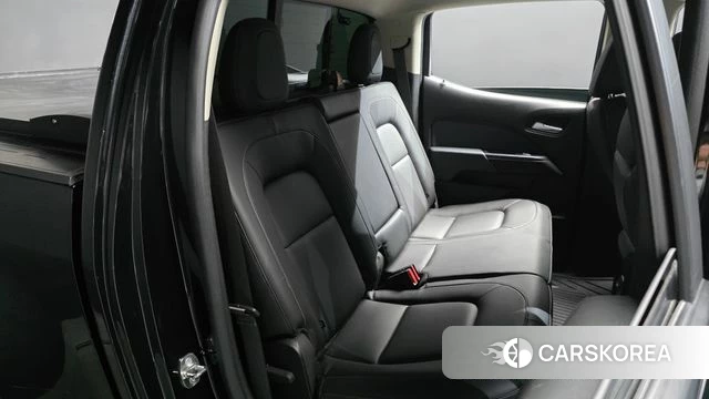 Chevrolet (GM Daewoo) Real New Colorado 2022 Черный из Кореи, фото 2