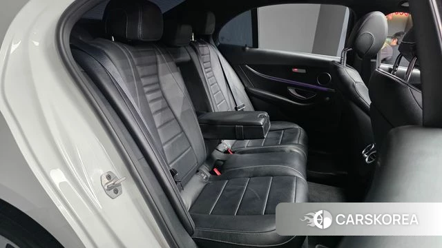 Mercedes-Benz E-Class W213 2022 Белый из Кореи, фото 2