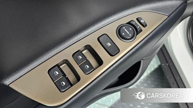 Kia Stonic 2019 Белый из Кореи, фото 2