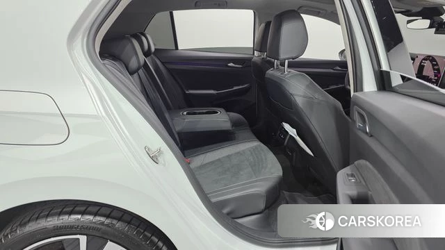 Volkswagen Golf 8th Generation 2025 Белый из Кореи, фото 2