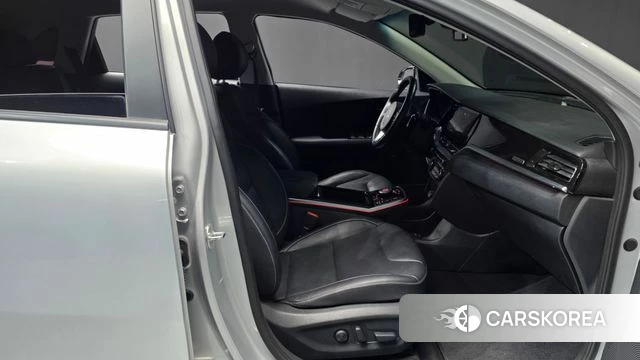 Kia Niro EV 2021 Серебряный из Кореи, фото 2