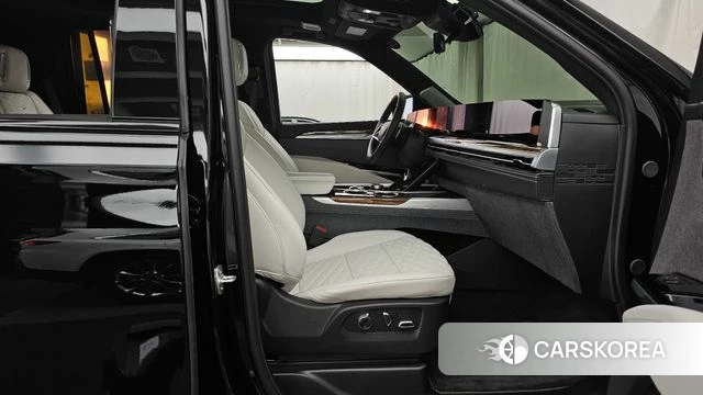 Cadillac Escalade 5th Generation 2025 Черный из Кореи, фото 2