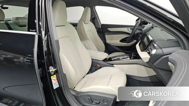 Audi A6 (C9) 2026 Черный из Кореи, фото 2