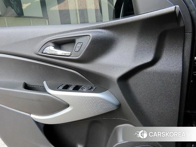 Chevrolet (GM Daewoo) Trax Crossover 2024 Черный из Кореи, фото 2