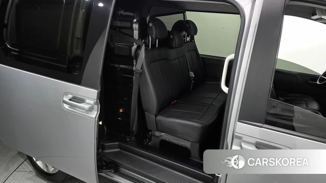 Hyundai Staria 2025 Серебряный из Кореи, фото 2