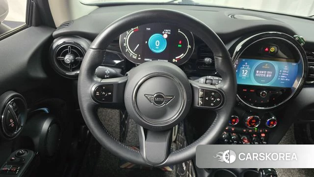 Mini Cooper 2022 Черный из Кореи, фото 2