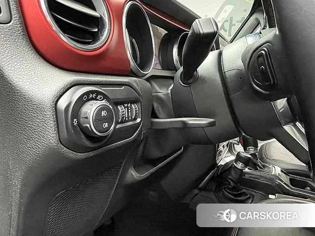 Jeep Wrangler (JL) 2018 Серебристо-серый из Кореи, фото 2