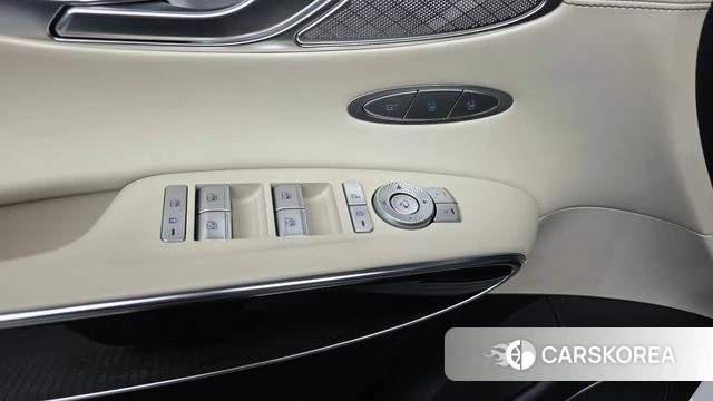 Genesis GV70 2023 Белый из Кореи, фото 2