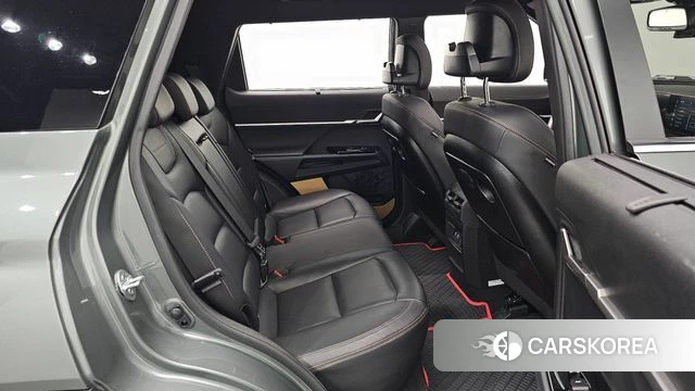Ssangyong Torres EVX 2024 Темно-зеленый из Кореи, фото 2