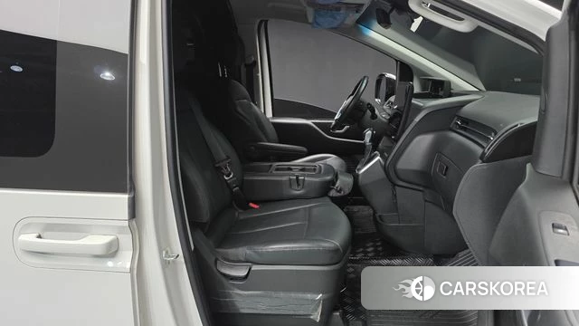 Hyundai Staria 2023 Белый из Кореи, фото 2