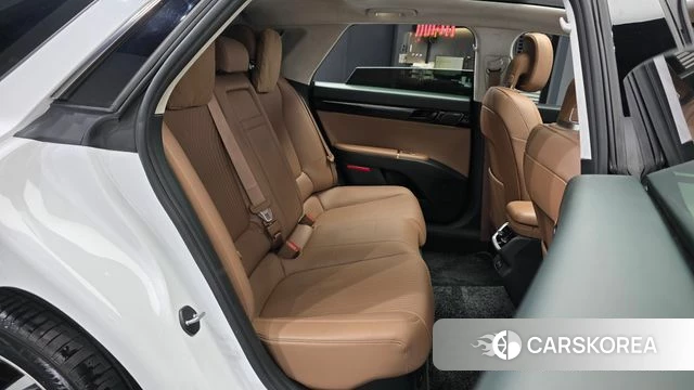 Hyundai Grandeur Hybrid (GN7) 2023 Белый из Кореи, фото 2