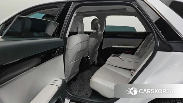 Hyundai Grandeur Hybrid (GN7) 2023 Белый из Кореи, фото 2