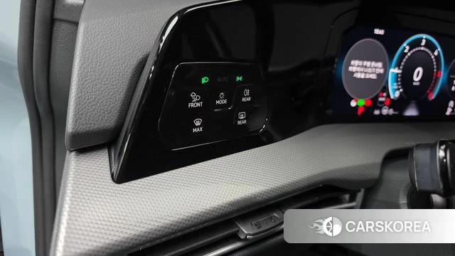 Volkswagen Golf 8th Generation 2025 Небесно-голубой из Кореи, фото 2