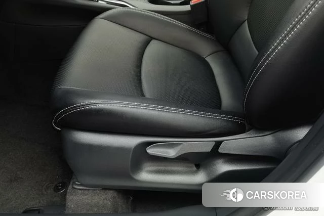 Toyota Corolla 2024 Белый из Китая, фото 2