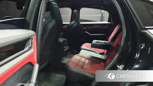Porsche Cayenne (PO536) 2025 Черный из Кореи, фото 2
