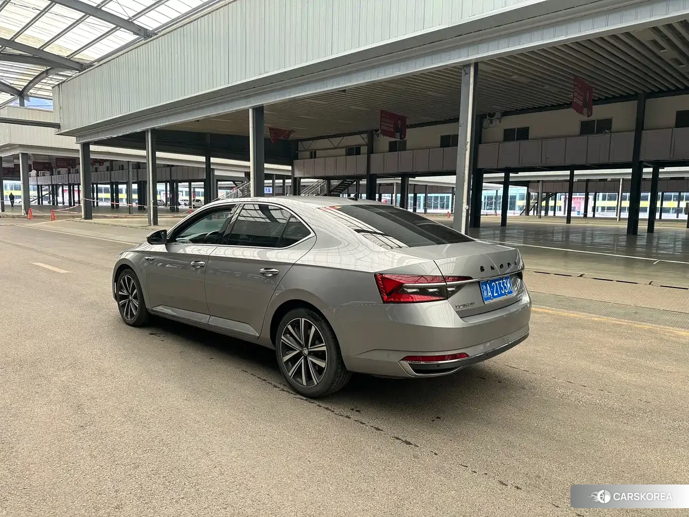 Skoda Superb 2022 Silver/gray из Китая, фото 2