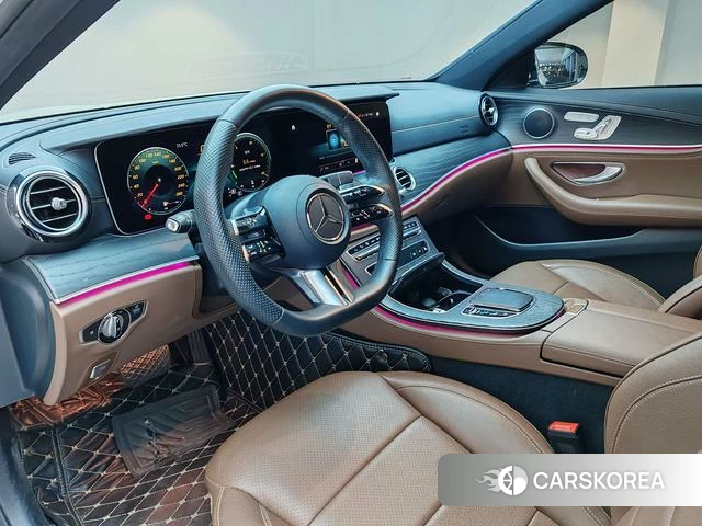 Mercedes-Benz E-Class 2023 Белый из Китая, фото 2