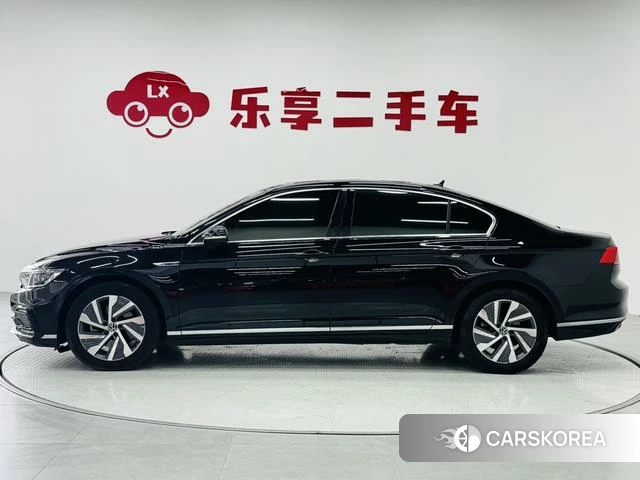 Volkswagen Magotan 2022 Черный из Китая, фото 2