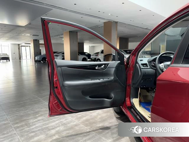 Nissan Tiida 2022 Красный из Китая, фото 2