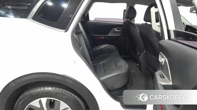 Kia Niro Plus 2022 Белый из Кореи, фото 2