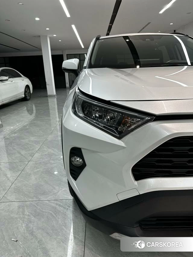 Toyota RAV4 2021 Белый из Китая, фото 2