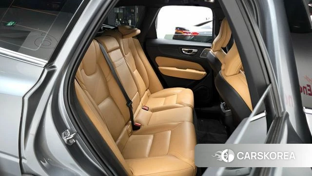 Volvo XC60 second Generation 2021 Серый из Кореи, фото 2