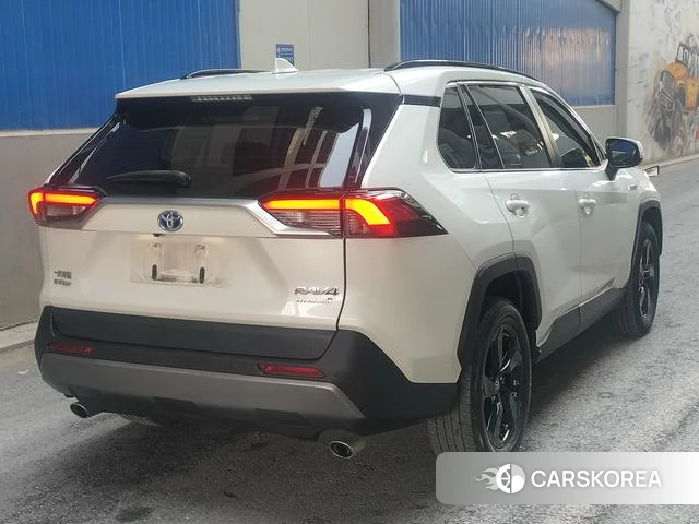 Toyota RAV4 2021 Белый из Китая, фото 2