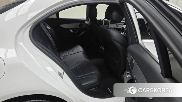 Mercedes-Benz C-Class W205 2018 Белый из Кореи, фото 2