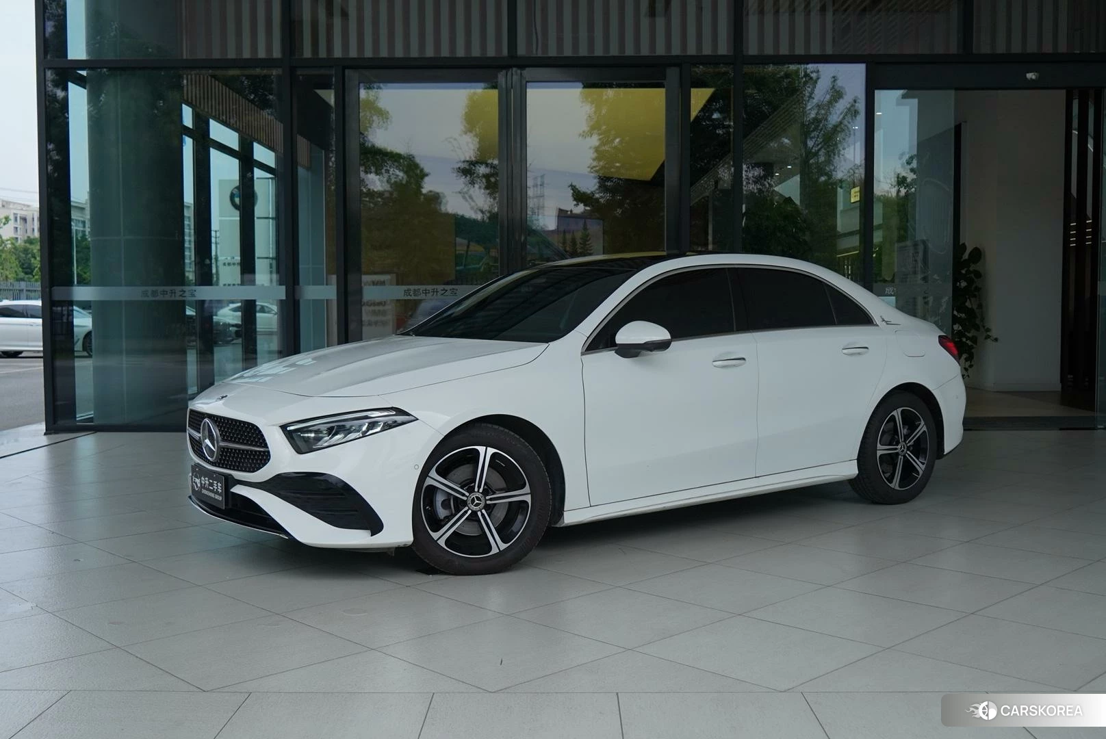 Mercedes-Benz A-Class 2025 Белый из Китая, фото 2