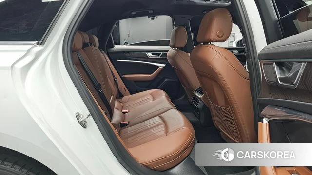 Audi A6 (C8) 2023 Белый из Кореи, фото 2